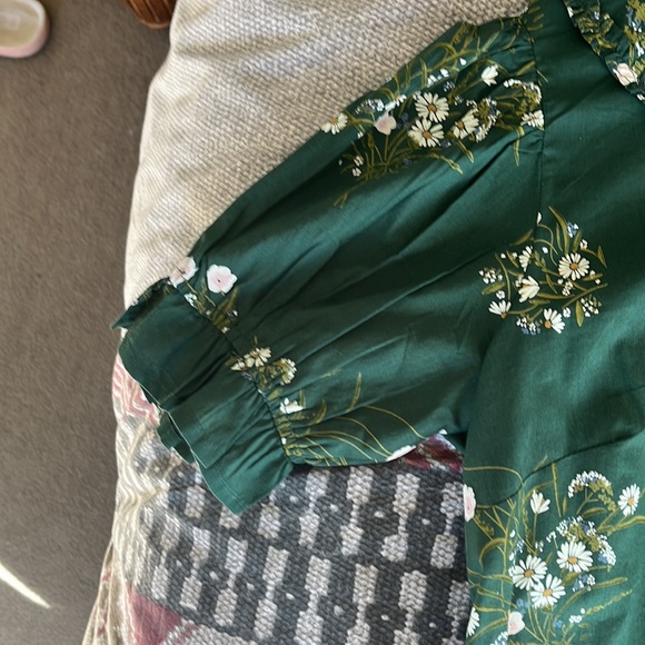 Dotti Addison frill collar top size 10 in daisies. - Picture 5 of 5